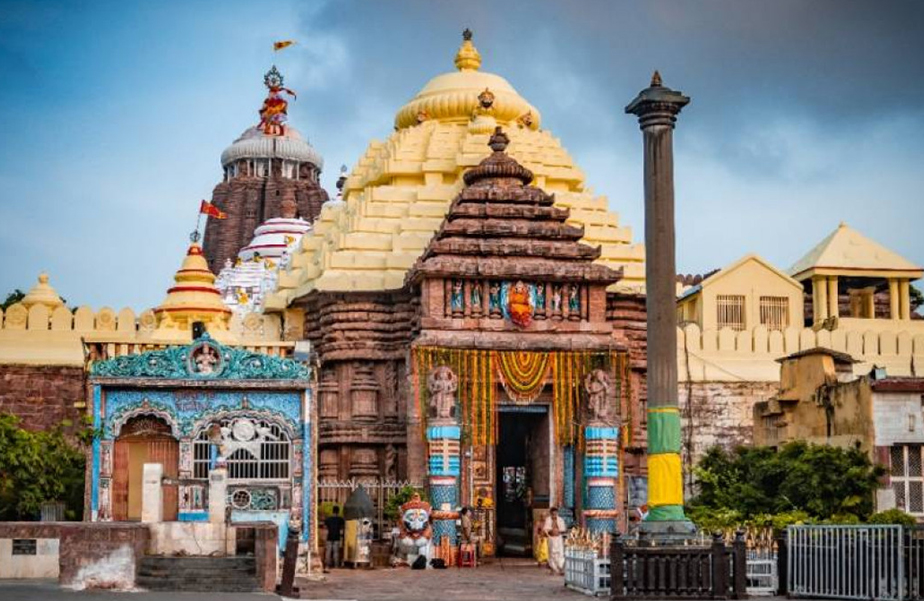Monsoon Bliss in Puri: Seeking Divine Blessings at Jagannath Temple